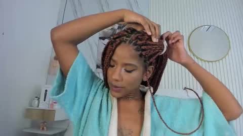 Snapshot of afro_luna chatting on December 2025 11:39:02 AM Afro Luna online show from December 2025 11:39:02 AM