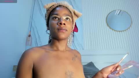 Snapshot of afro_luna chatting on January 2026 10:06:02 AM Afro Luna online show from January 2026 10:06:02 AM