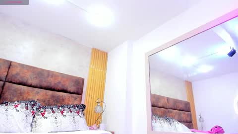 Afrodita  online show from April 2026 05:46:01 PM