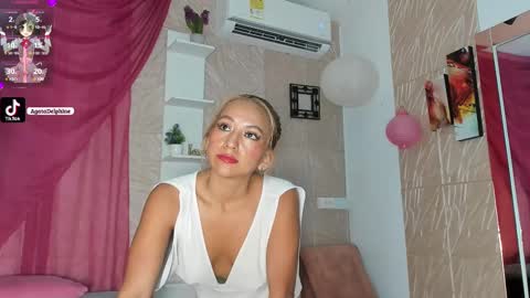 Snapshot of agatadelphine_mr chatting on January 2025 03:20:01 PM Agatadelphine online show from January 2025 03:20:01 PM