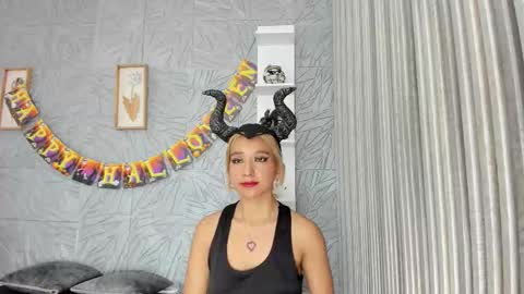 Snapshot of agatadelphine_mr chatting on October 2025 01:35:02 PM Agatadelphine online show from October 2025 01:35:02 PM