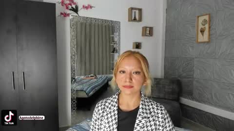 Agatadelphine online show from February 2026 01:29:02 PM