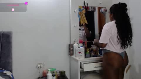 independent model online show from October 2025 03:29:02 AM