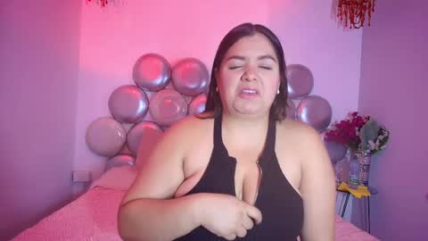 Snapshot of agatha_bloomm chatting on November 2025 12:40:01 PM Agatha online show from November 2025 12:40:01 PM