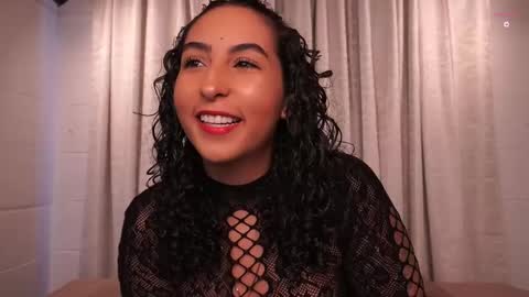 Snapshot of agatha_collinss chatting on September 2025 05:01:02 PM Val inst agatha clls online show from September 2025 05:01:02 PM