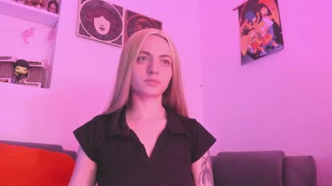 Camila     2 online show from January 2025 03:00:02 AM