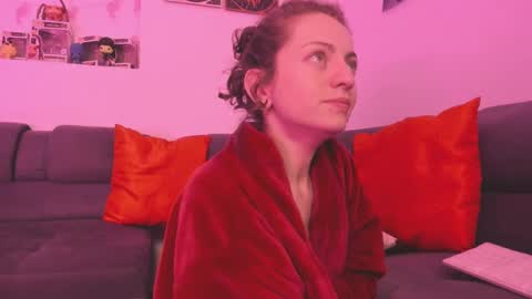 Camila     2 online show from February 2025 04:17:02 AM