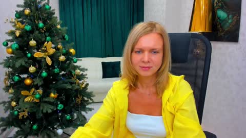 Snapshot of agathaklouin chatting on December 2024 05:02:01 AM Agatha online show from December 2024 05:02:01 AM