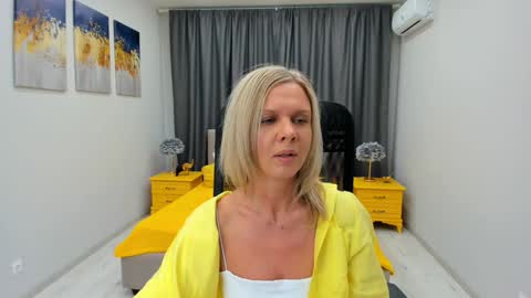 Snapshot of agathaklouin chatting on January 2025 06:59:02 AM Agatha online show from January 2025 06:59:02 AM