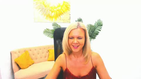 Snapshot of agathaklouin chatting on February 2025 10:28:02 PM Agatha online show from February 2025 10:28:02 PM