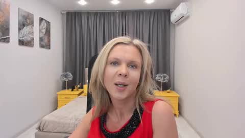 Snapshot of agathaklouin chatting on February 2025 10:18:01 AM Agatha online show from February 2025 10:18:01 AM