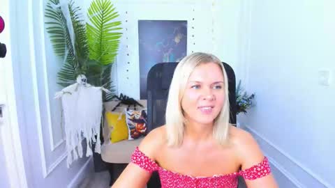 Snapshot of agathaklouin chatting on October 2025 07:14:01 PM Agatha online show from October 2025 07:14:01 PM