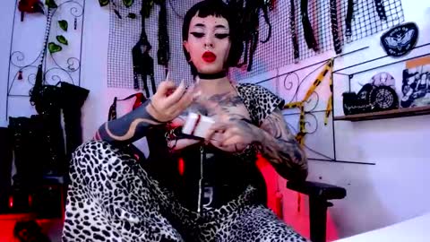 Snapshot of agathamoonn chatting on December 2025 08:06:01 PM Agatha Fox online show from December 2025 08:06:01 PM