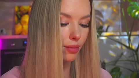Snapshot of agent_blonde chatting on October 2025 05:33:02 PM May online show from October 2025 05:33:02 PM