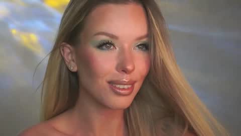 Snapshot of agent_blonde chatting on October 2025 06:52:01 PM May online show from October 2025 06:52:01 PM