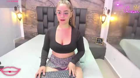 agnes_02 online show from June 2026 12:10:01 PM