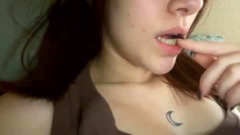 Agnes online show from November 2025 10:05:01 AM