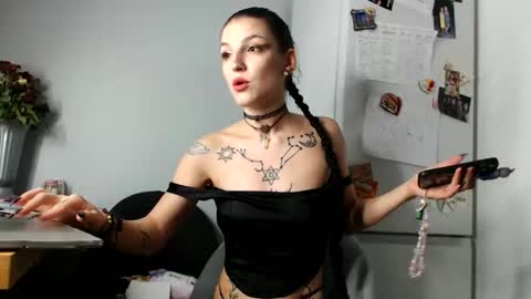 Snapshot of agnesm0on chatting on October 2025 12:54:01 AM Moon online show from October 2025 12:54:01 AM