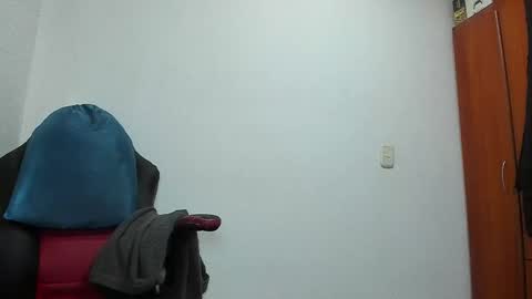 Snapshot of aguslover chatting on November 2025 06:41:02 PM Agustin online show from November 2025 06:41:02 PM