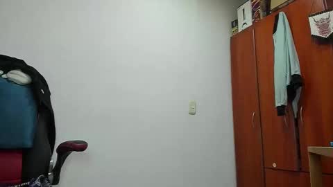 Snapshot of aguslover chatting on December 2025 06:34:01 PM Agustin online show from December 2025 06:34:01 PM