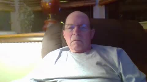 aguynrkfrd online show from December 2025 09:47:01 AM