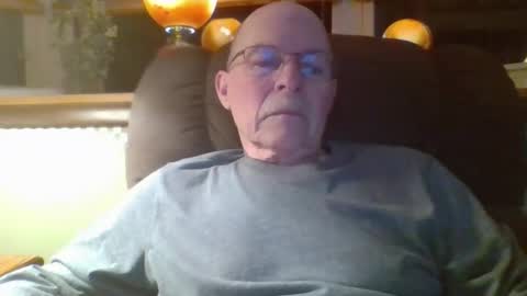 aguynrkfrd online show from March 2026 10:45:02 AM