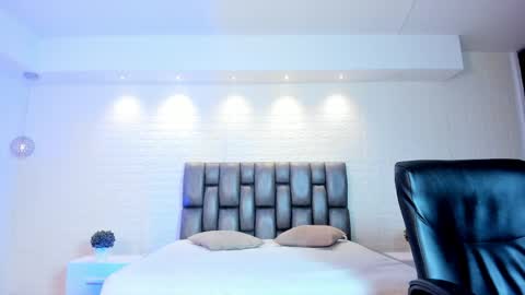 aidajoness online show from April 2026 11:52:01 AM