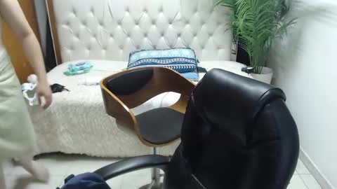 AIDAN online show from October 2025 11:24:02 PM