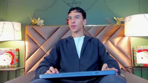 Snapshot of aiden_royce chatting on December 2025 03:24:02 AM aiden_royce online show from December 2025 03:24:02 AM