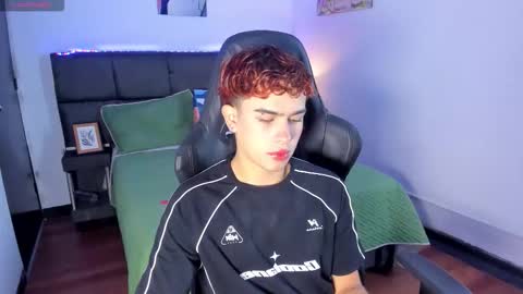 Aiden  online show from November 2025 01:00:02 PM