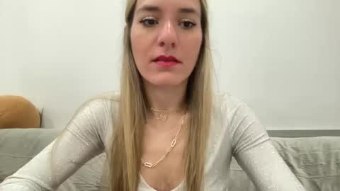 Snapshot of ailebun chatting on January 2025 02:19:02 AM Aile online show from January 2025 02:19:02 AM