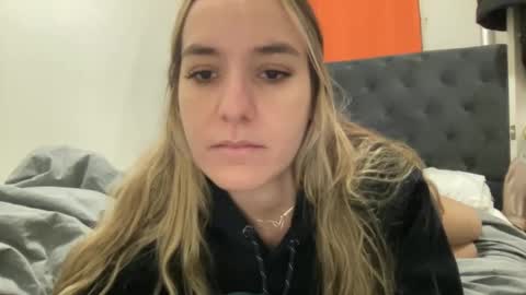 Snapshot of ailebun chatting on January 2025 12:15:01 AM Aile online show from January 2025 12:15:01 AM