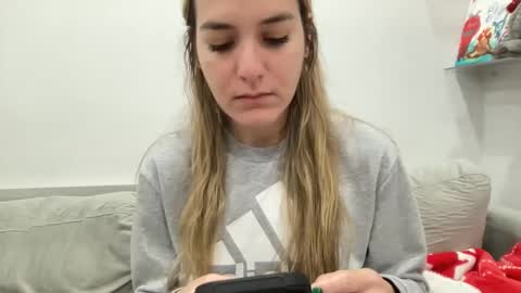 Snapshot of ailebun chatting on January 2025 01:52:01 AM Aile online show from January 2025 01:52:01 AM