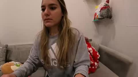 Snapshot of ailebun chatting on January 2025 05:02:01 AM Aile online show from January 2025 05:02:01 AM