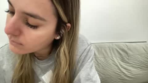 Snapshot of ailebun chatting on January 2025 11:06:01 AM Aile online show from January 2025 11:06:01 AM