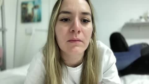 Snapshot of ailebun chatting on March 2025 05:05:02 AM Aile online show from March 2025 05:05:02 AM