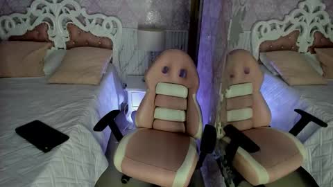   online show from November 2025 02:23:01 AM