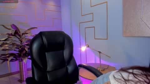 Snapshot of aileenvega chatting on January 2025 07:28:01 PM AILEEN VEGA online show from January 2025 07:28:01 PM