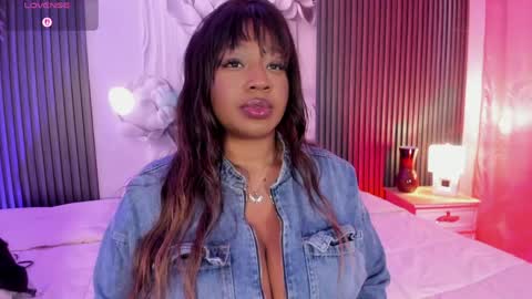 Snapshot of ailynblaze_ chatting on May 2026 09:33:02 PM Ailyn Blaze online show from May 2026 09:33:02 PM