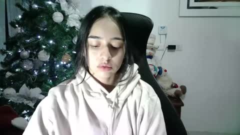 Snapshot of aineangeel chatting on December 2024 03:01:02 AM AINE online show from December 2024 03:01:02 AM