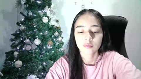 Snapshot of aineangeel chatting on January 2025 11:07:01 PM AINE online show from January 2025 11:07:01 PM