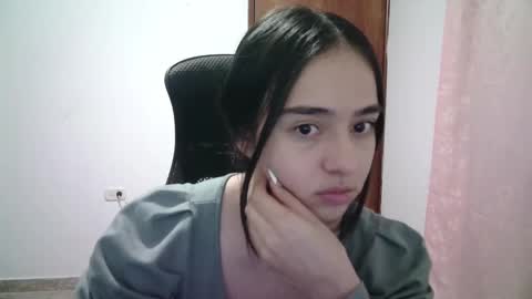 Snapshot of aineangeel chatting on September 2025 01:39:02 AM AINE online show from September 2025 01:39:02 AM