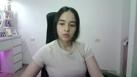 Snapshot of aineangeel chatting on April 2026 12:59:02 AM AINE online show from April 2026 12:59:02 AM