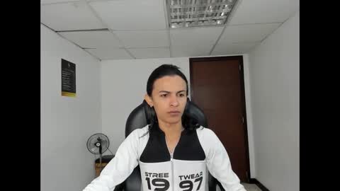 Aisha online show from February 2026 04:33:01 AM