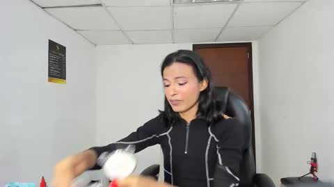 Aisha online show from February 2026 04:05:02 AM