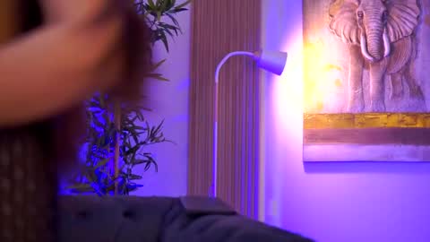 Snapshot of aishabee chatting on April 2026 08:45:02 AM Aisha online show from April 2026 08:45:02 AM