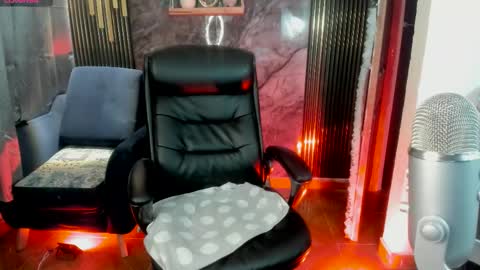 Snapshot of aitanacollins chatting on November 2025 02:32:02 AM Miss Tatiana Independent Chaturbate Model online show from November 2025 02:32:02 AM