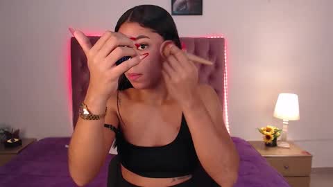 Snapshot of aixa_shaw chatting on January 2025 12:21:01 PM AIXA online show from January 2025 12:21:01 PM