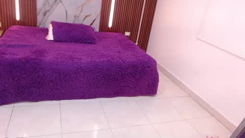 Snapshot of aixa_shaw chatting on September 2025 12:16:01 PM AIXA online show from September 2025 12:16:01 PM