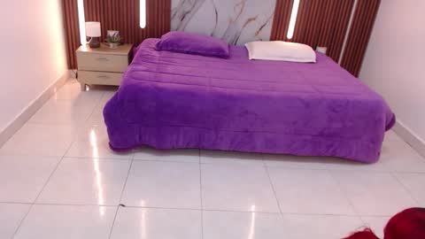 Snapshot of aixa_shaw chatting on September 2025 12:05:01 PM AIXA online show from September 2025 12:05:01 PM